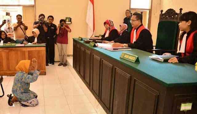 Hakim Menangis Dan Minta Maaf Hukum Nenek Pencuri Singkong Ini Karena Lapar